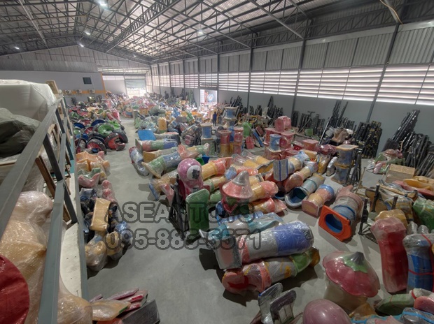 โครงสร้างสนามเด็กเล่นผลิตจากท่อเหล็กกลมมีความแข็งแรงรับน้ำหนักได้ดี 